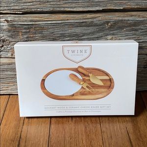 Twine Cheese Board with Plate 🧀 - NWOT
